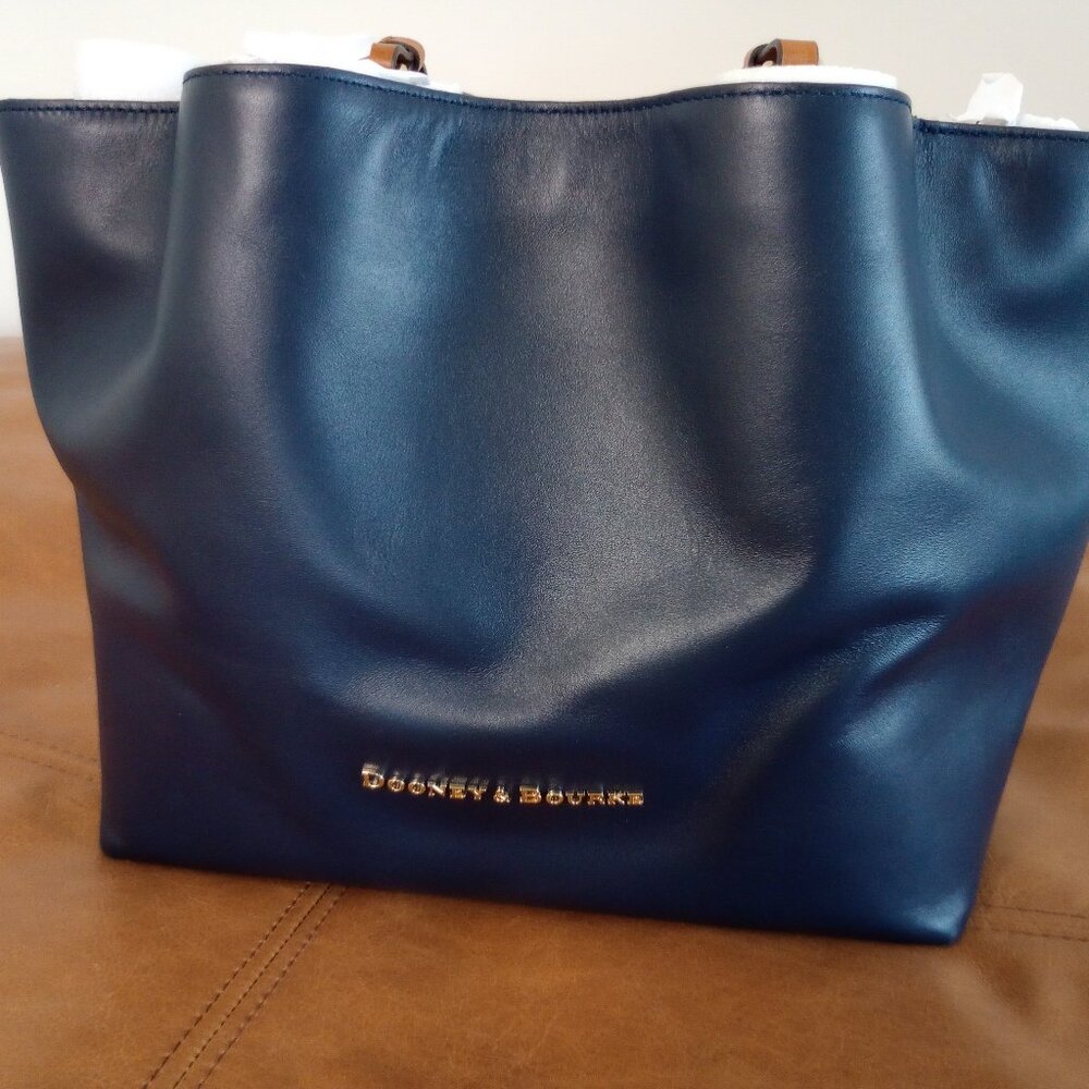 Dooney & Bourke smooth leather city flynn midnight blue